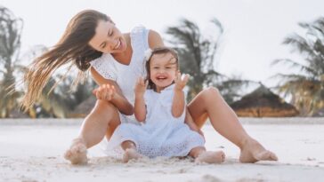 Coisas para não fazer com bebês e crianças no calor do verão