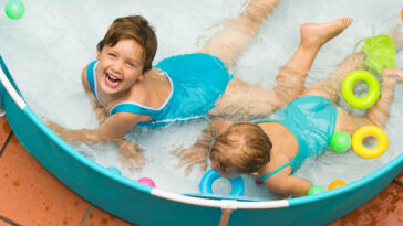 Como limpar piscina de plástico