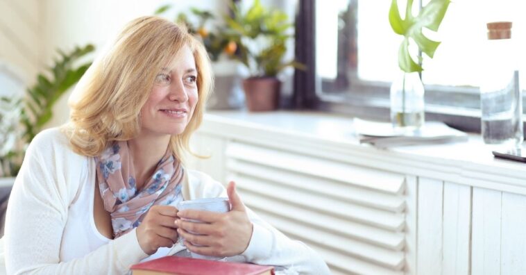 O que as mulheres mais velhas têm que atraem os homens mais jovens