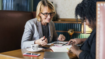 Projeto cria vagas de trabalho para pessoas com mais de 50 anos