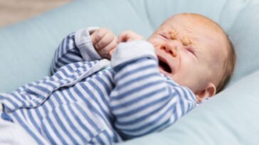 sinais que o bebê está com calor