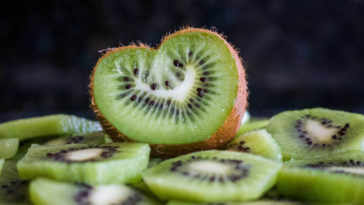 benefícios do kiwi