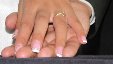 fazer unhas francesinhas