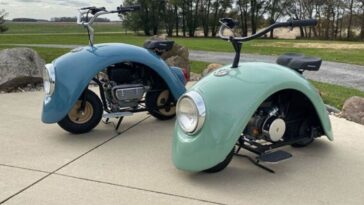 homem cria motocicletas com partes de fusca