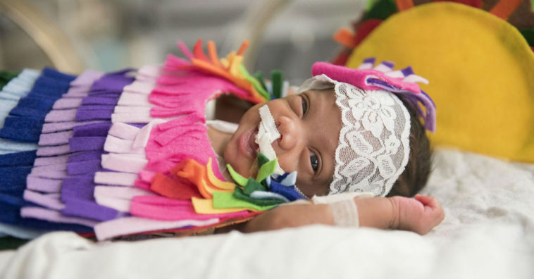 hospital vestiu bebês para o halloween