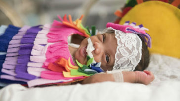 hospital vestiu bebês para o halloween