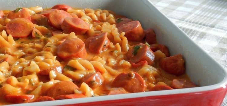 macarrão com salsicha