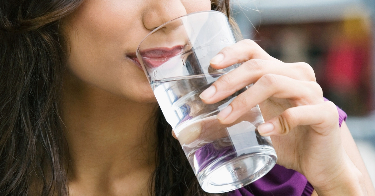 Beber água em jejum pode melhorar sua saúde