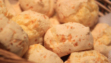 pão de queijo